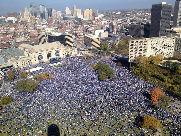 Kansas City Royals World Series celebration at Union Station.While the 2.3 mile-long parade route to celebrate the Kansas City Royals’ World Championship team technically began at noon, revelers from near and far began heading downtown early in the morning on Tuesday. Looking down from Liberty Memorial, the crowd gathers at Union Station in advance of the Royal Celebration. (Photo: Amanda Krenos | KCPT)