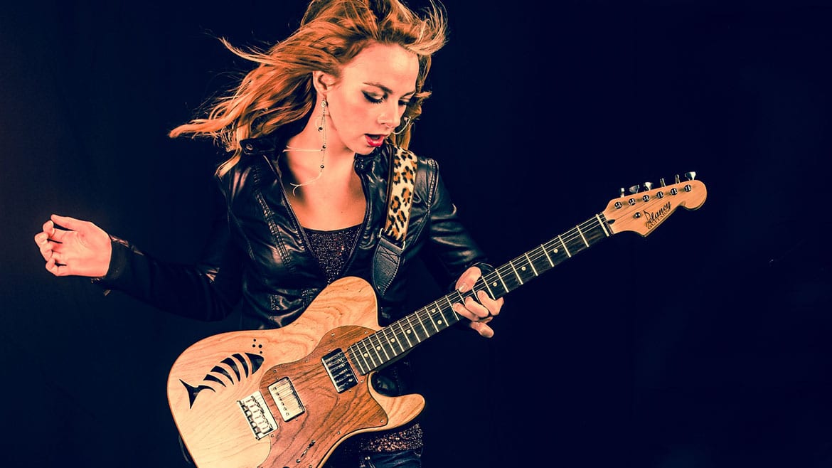 Samantha Fish with guitar