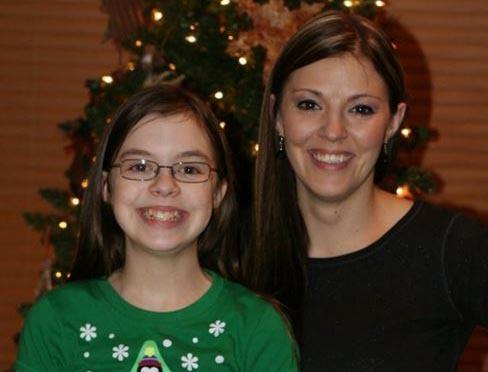Allison Dos and her daughter
