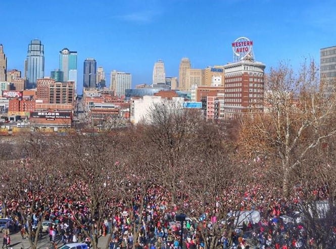 Crowd that gathered in KC for the women's march