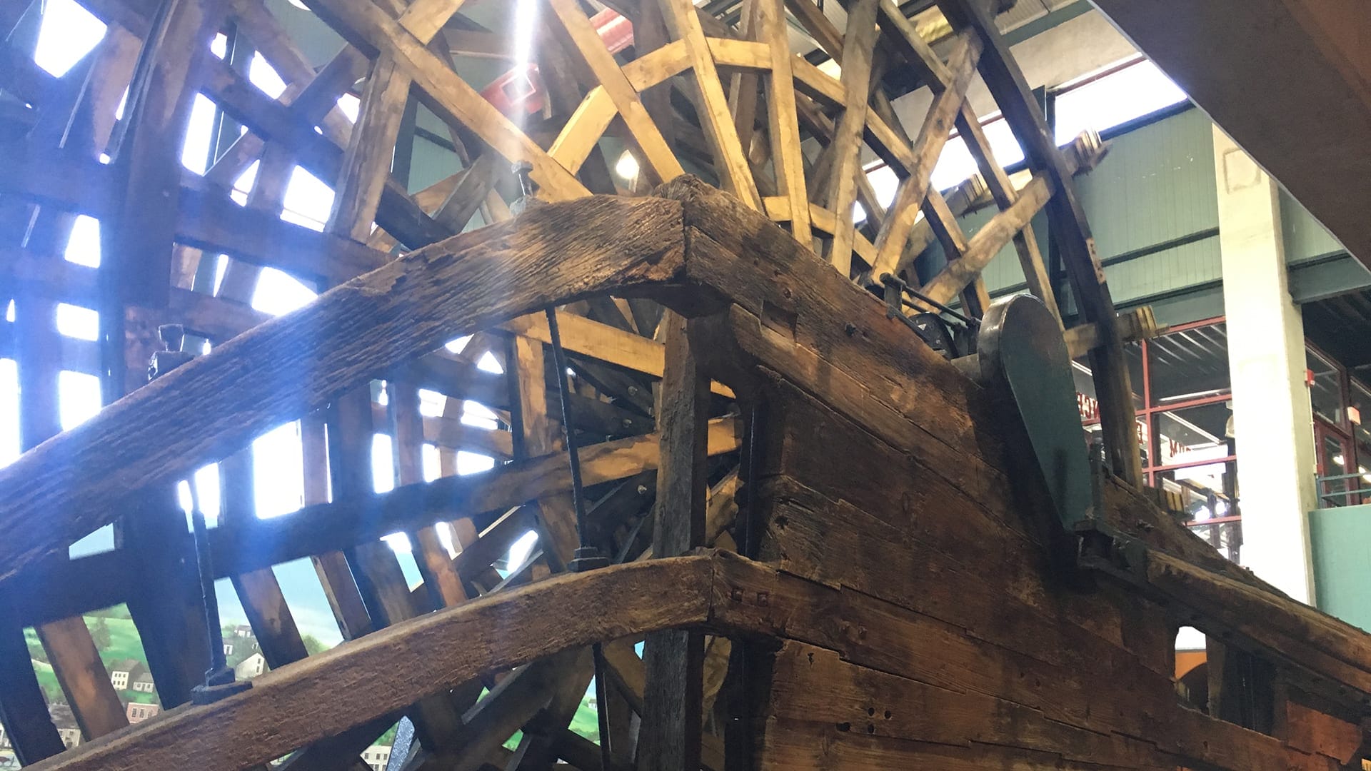 the paddle wheel at the front of the arabia museum
