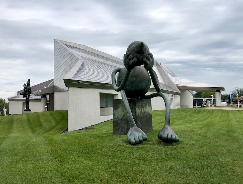 Access to the Kemper Museum of Contemporary Art from 45th Street would be the gateway to a potential unified Kansas City Cultural District.