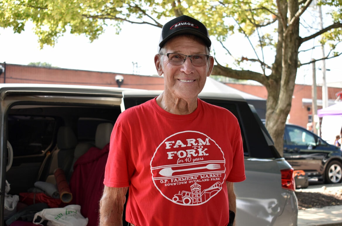 Leland Prothe, Prothe’s Pecans, at the Overland Park Farmers Market.