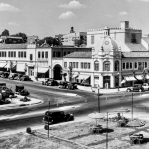 An early photograph of the Country Club Plaza shortly after its opening in 1923.