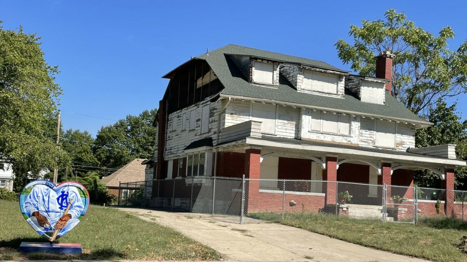 The home of Satchel Paige, the first African American allowed to pitch in the Major Leagues is within the Santa Fe neighborhood.