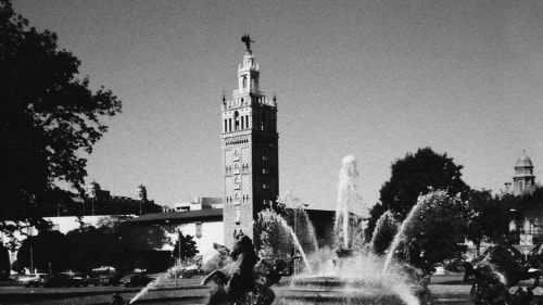 Nichols' Folly: A Century of the Country Club Plaza